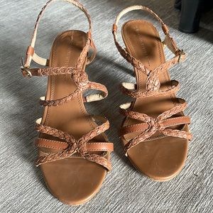 Nice sandal for dancing….